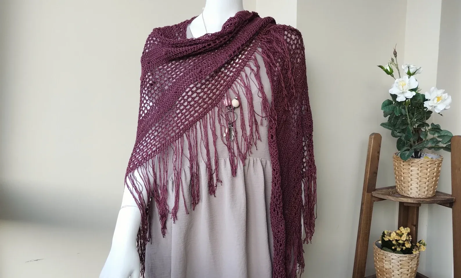 Chal burdeos de bambú de crochet hecho a mano - Imagen 8