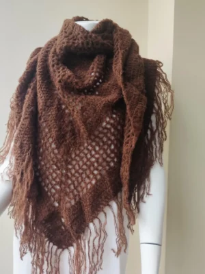 Chal de Crochet de Alpaca con Flecos. Marrón