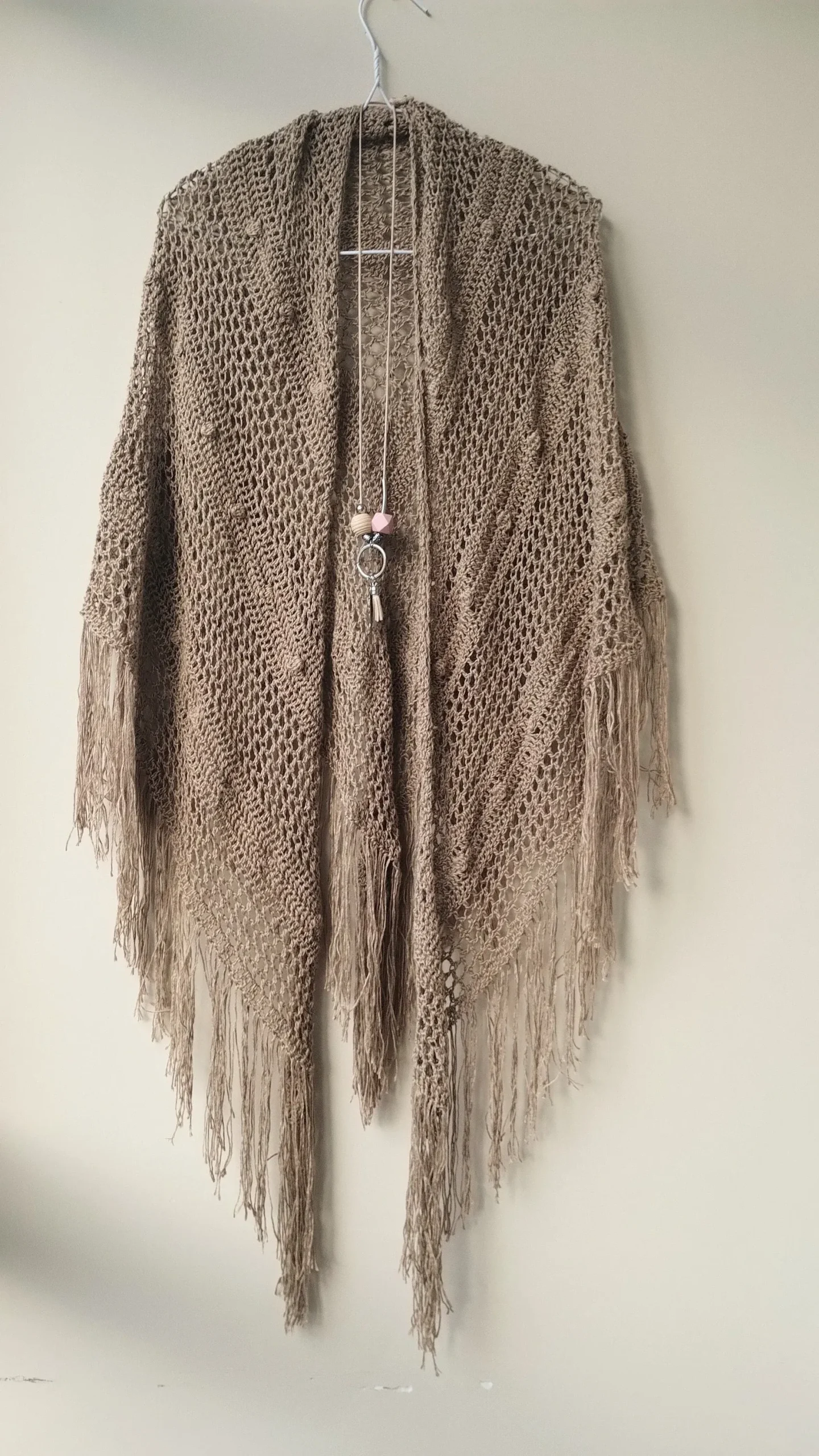 Chal beige de bambú de crochet hecho a mano - Imagen 5