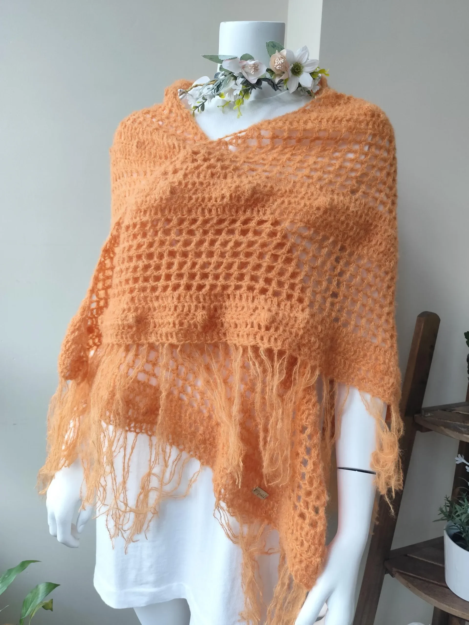 Chal de Crochet de Alpaca con Flecos. Mandarina - Imagen 5