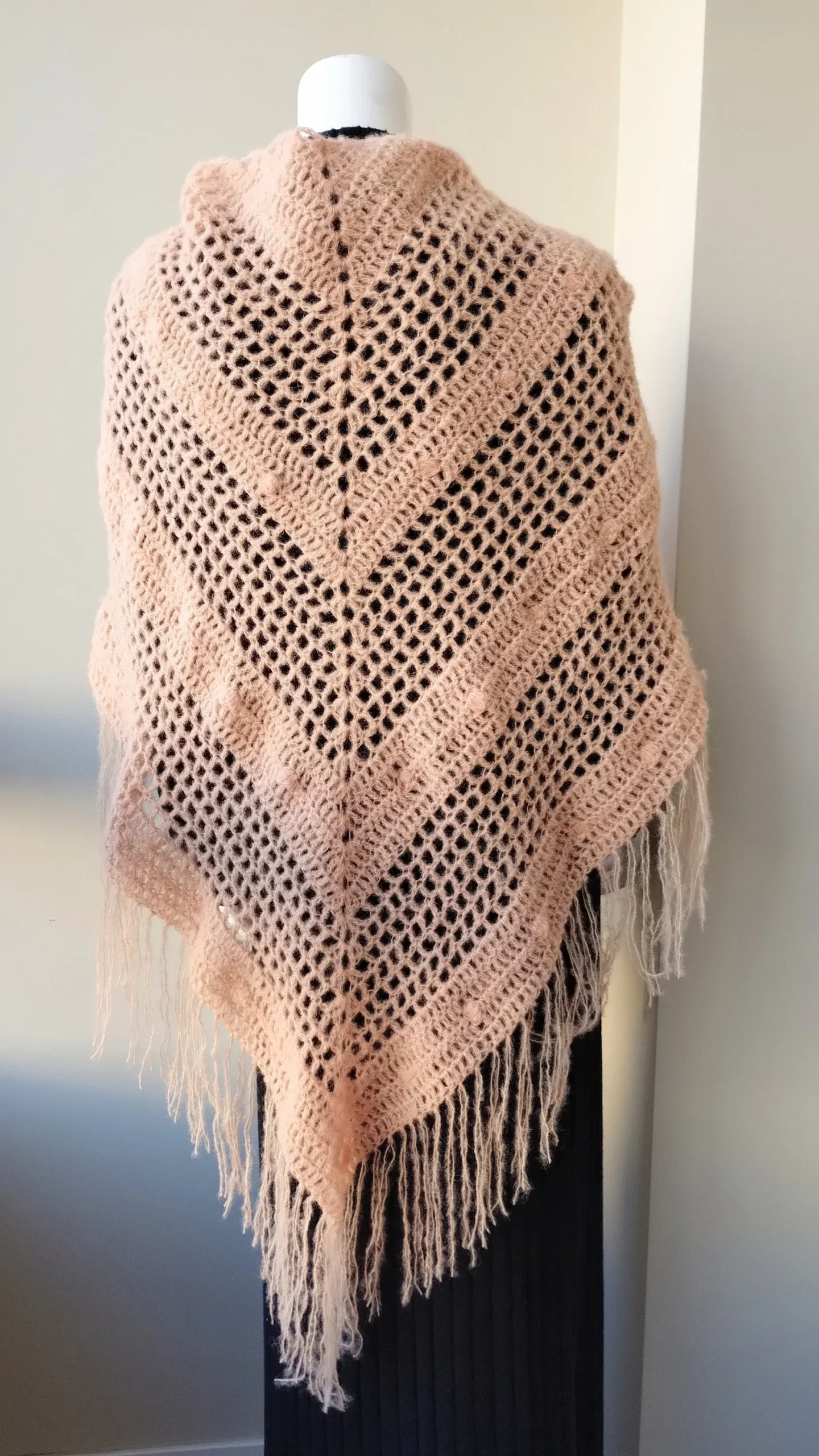 Chal de Crochet de Alpaca con Flecos. Albaricoque - Imagen 5