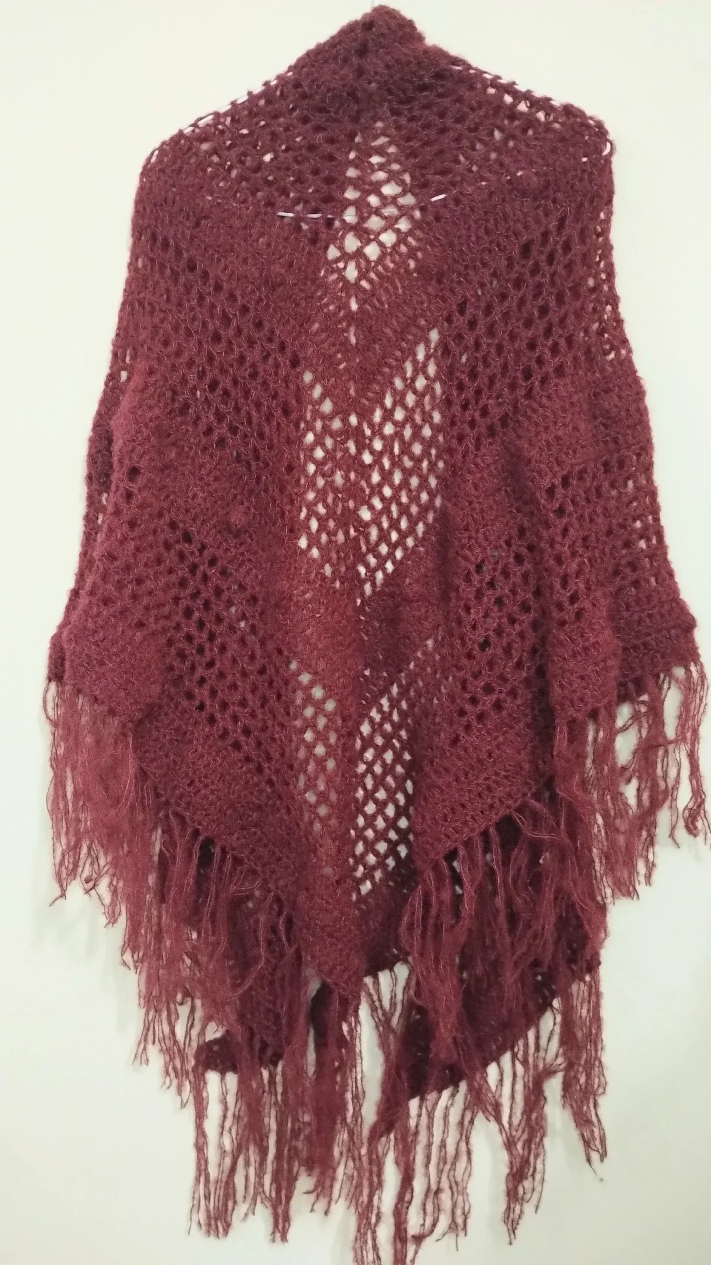 Chal de Crochet de Alpaca con flecos. Burdeos - Imagen 4