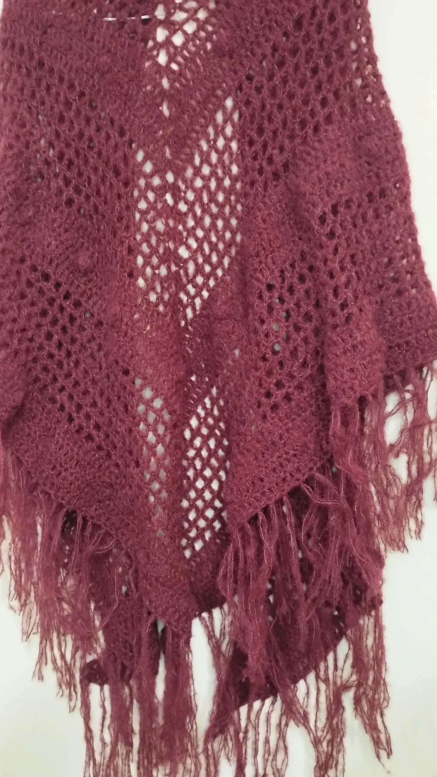 Chal de Crochet de Alpaca con flecos. Burdeos - Imagen 5