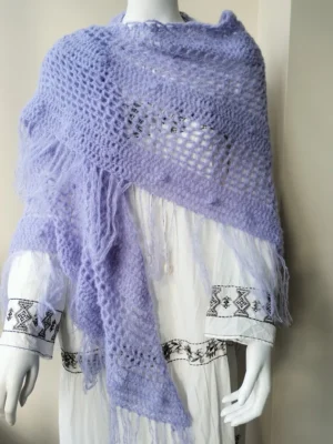 Chal de Crochet de Alpaca con Flecos. Lavanda