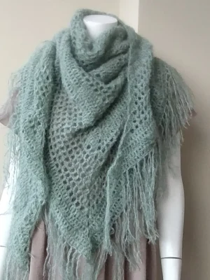Chal de Crochet de Alpaca con Flecos. Verde