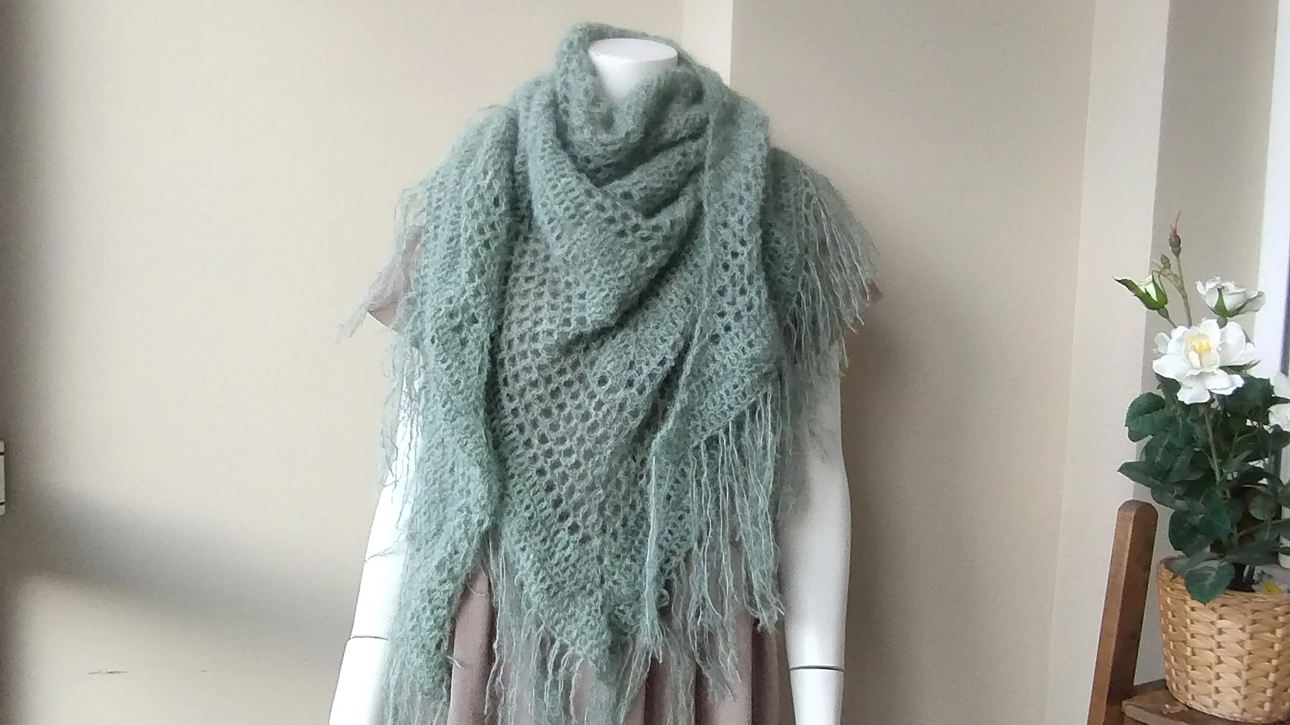 Chal de Crochet de Alpaca con Flecos. Verde