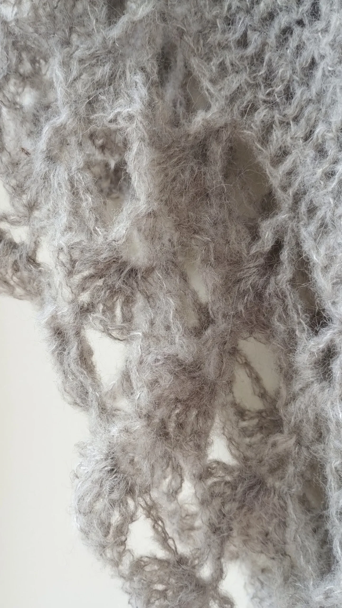 Chal de Crochet de Alpaca Gris - Imagen 5