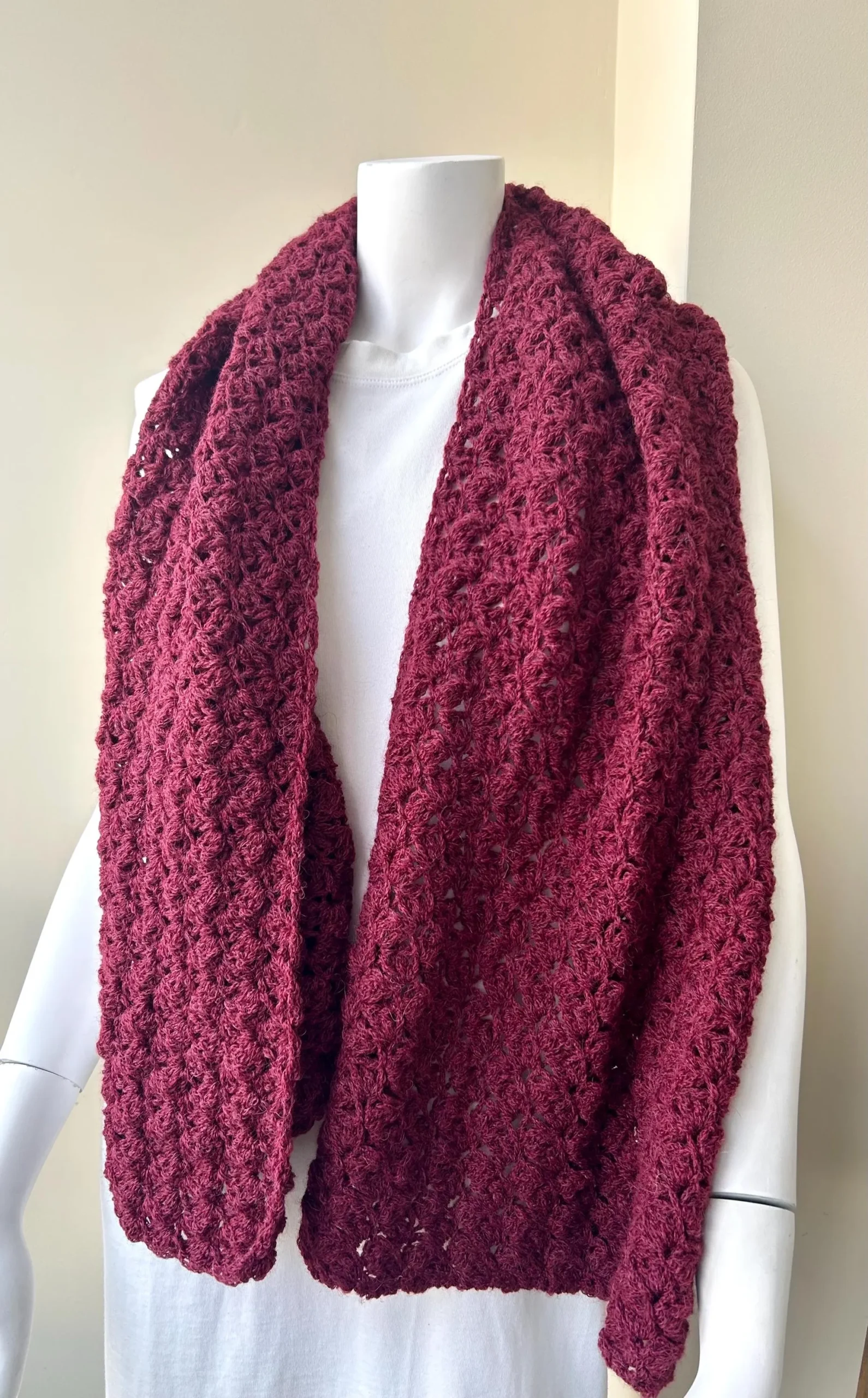 Chal de Crochet de Alpaca cuadrado. Burdeos - Imagen 5
