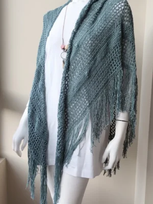 Chal verde agua de bambú de crochet hecho a mano