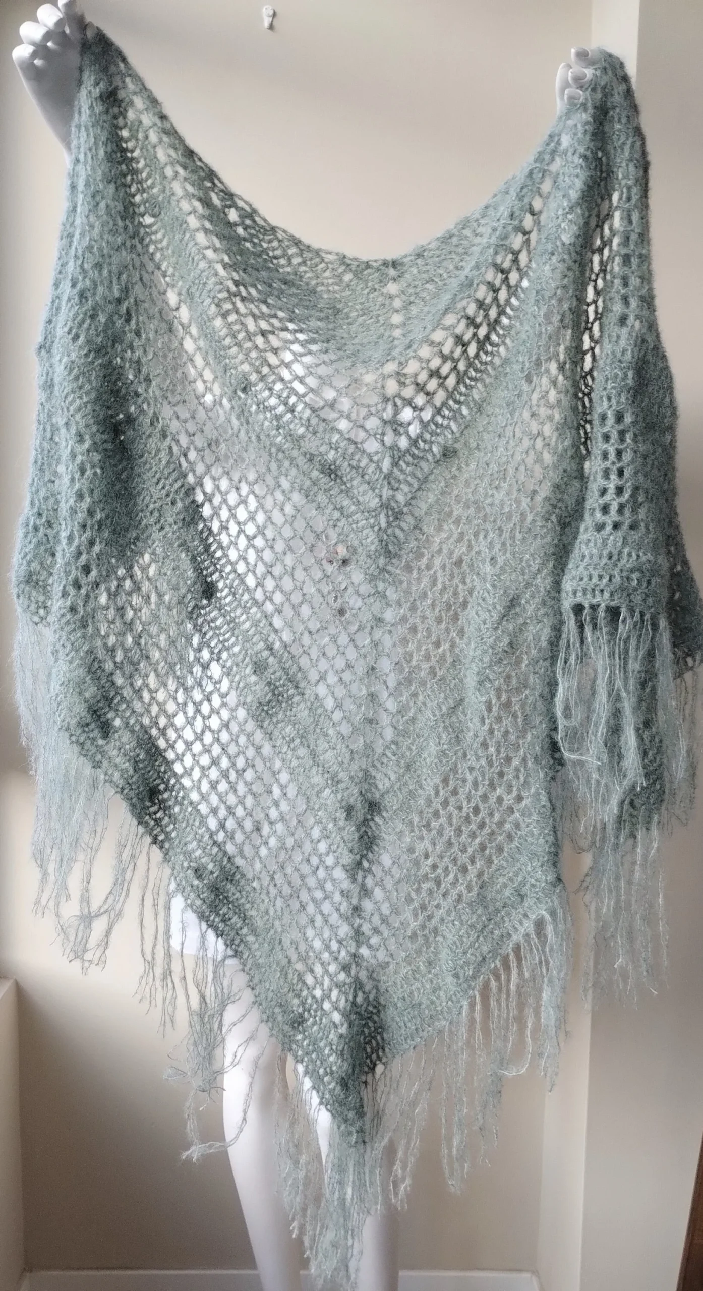 Chal de Crochet de Alpaca con Flecos. Verde - Imagen 5