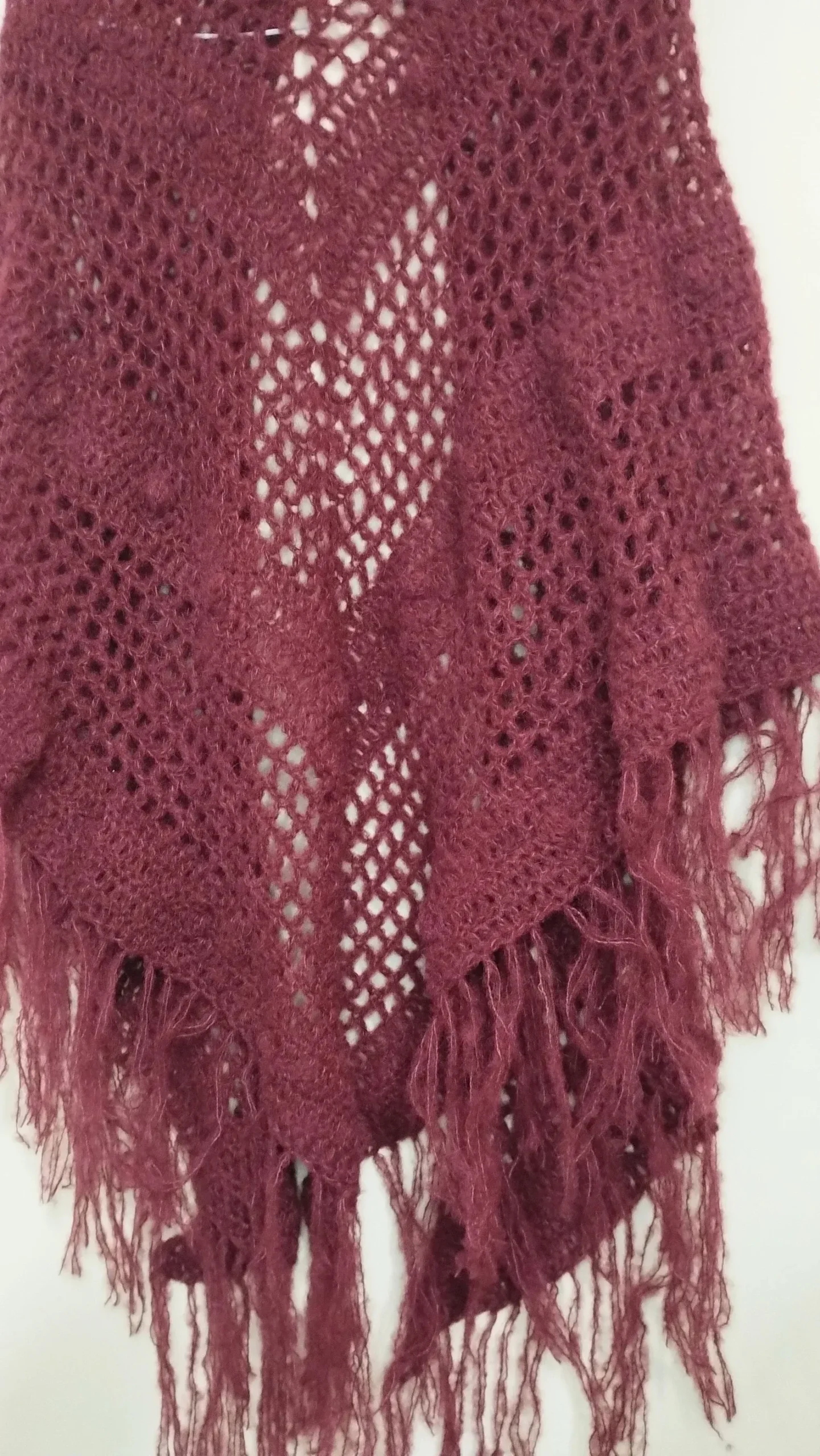 Chal de Crochet de Alpaca con flecos. Burdeos - Imagen 6