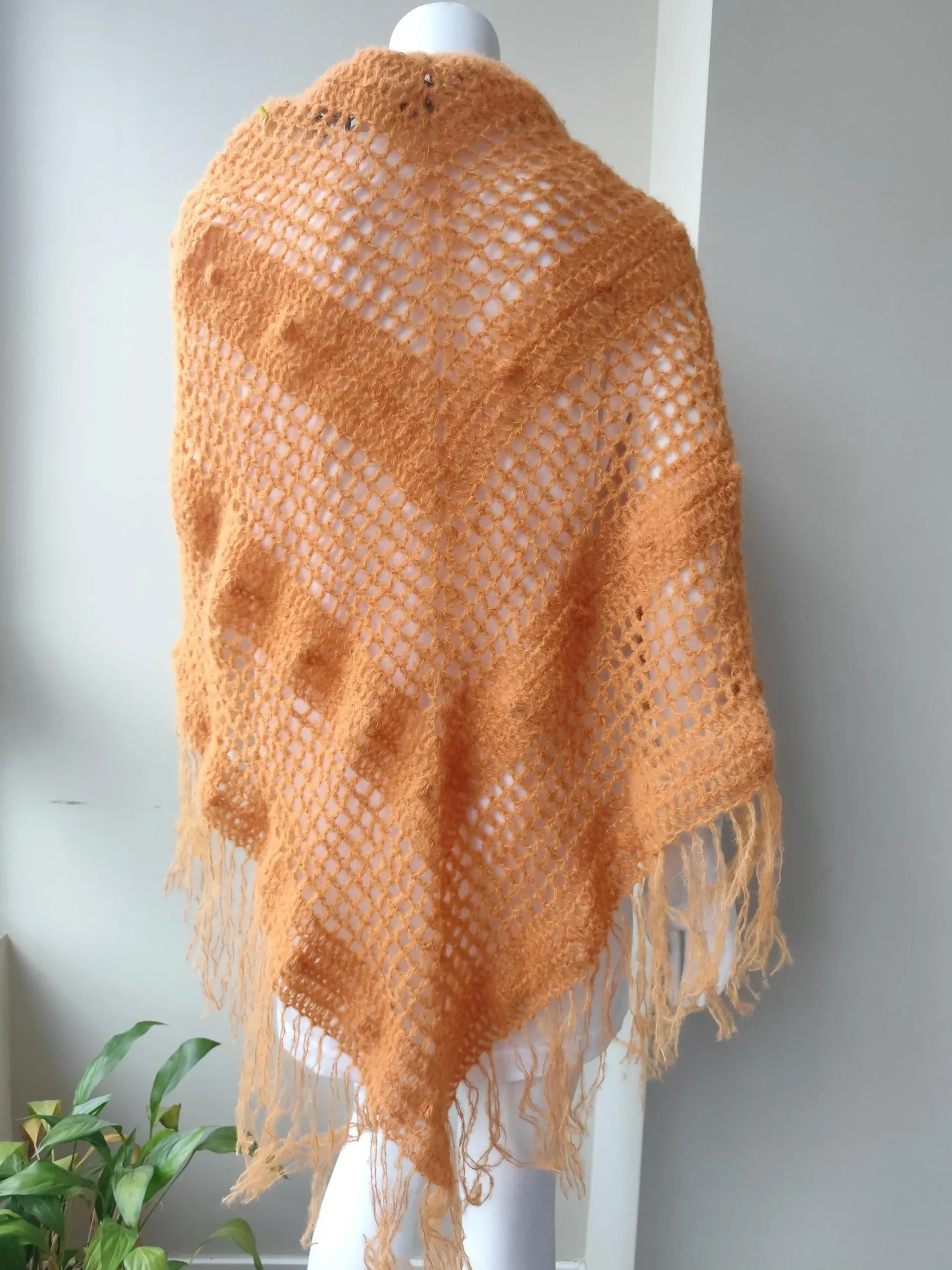 Chal de Crochet de Alpaca con Flecos. Mandarina - Imagen 8