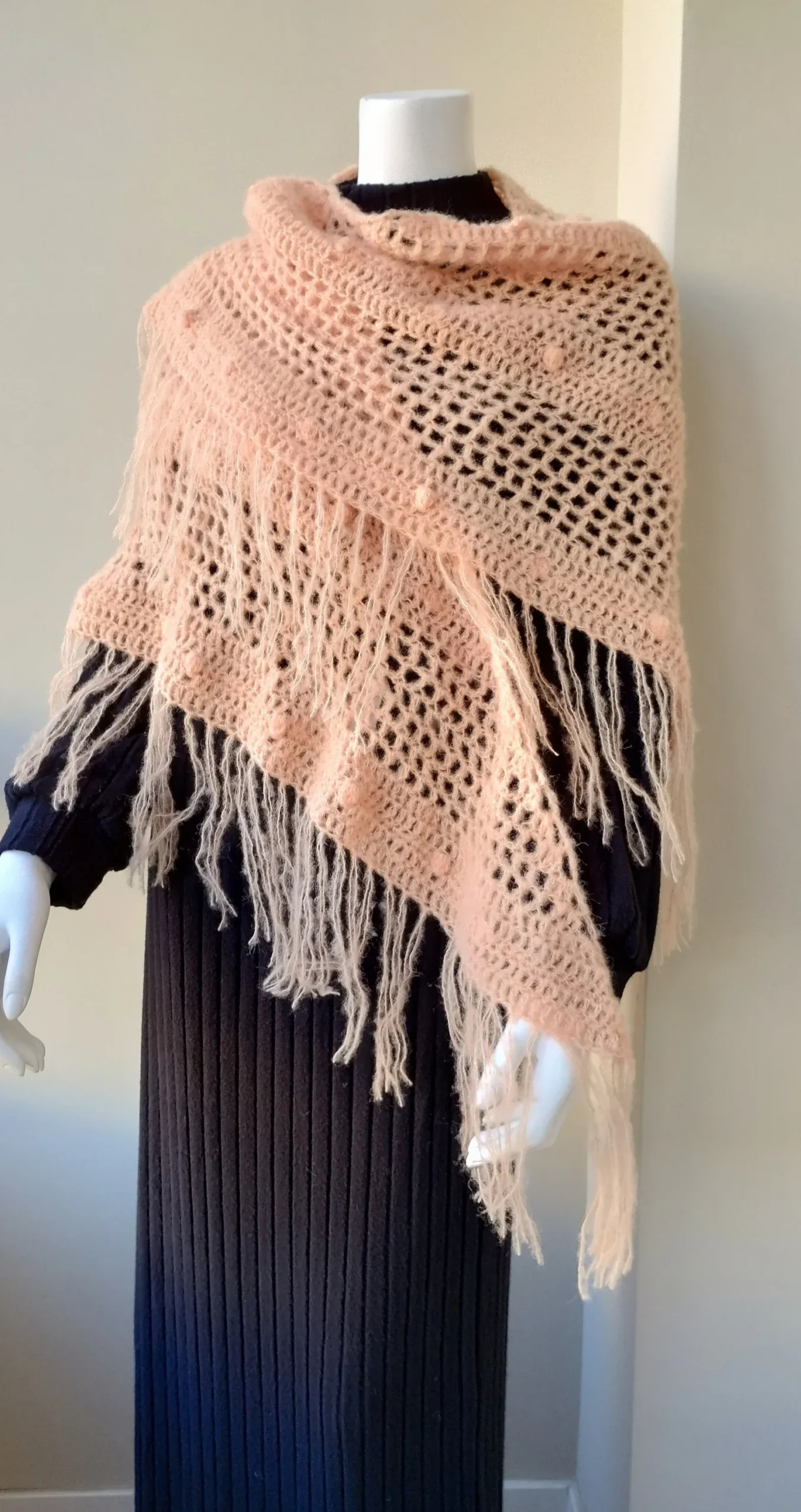 Chal de Crochet de Alpaca con Flecos. Albaricoque