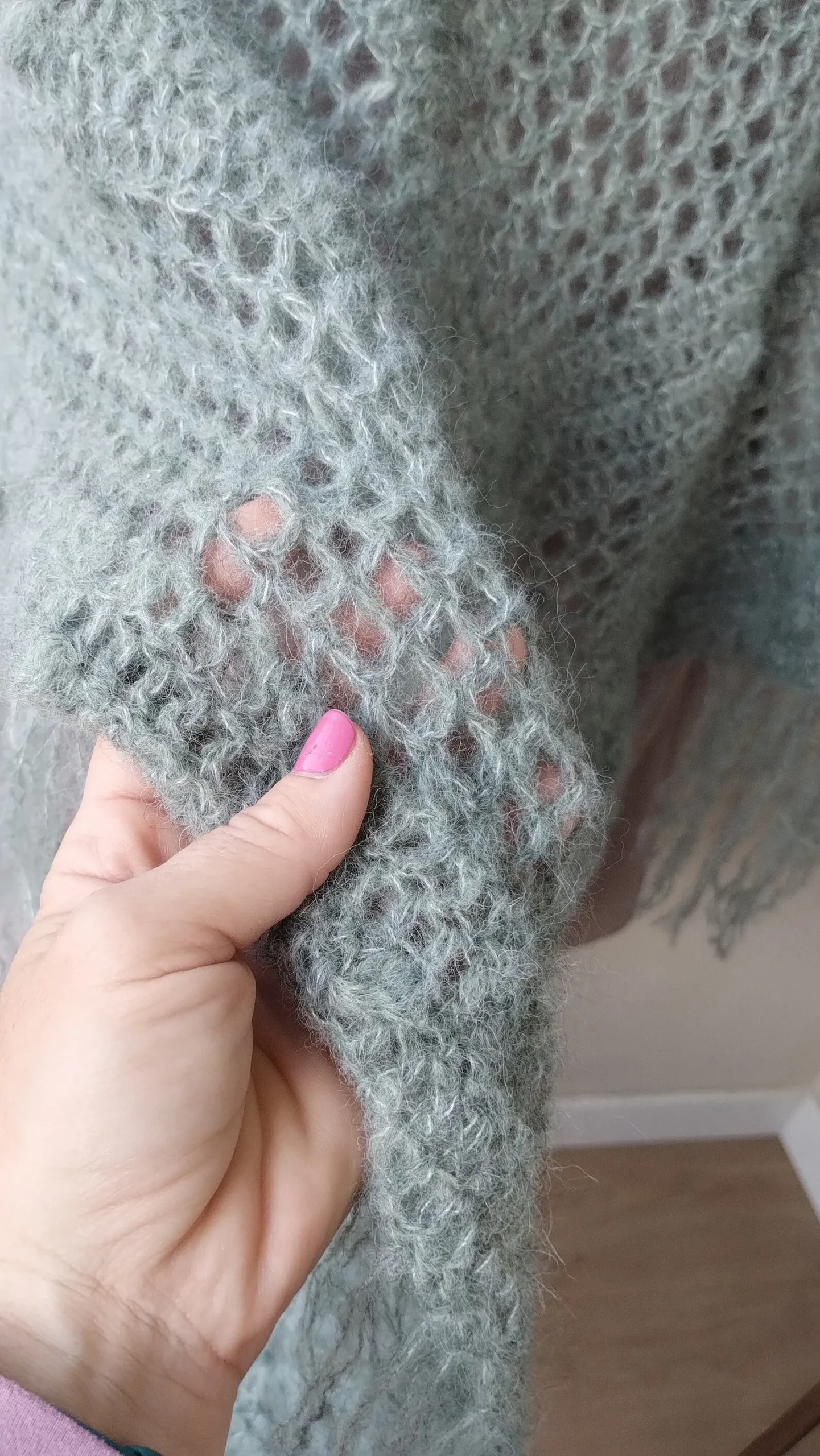 Chal de Crochet de Alpaca con Flecos. Verde - Imagen 7