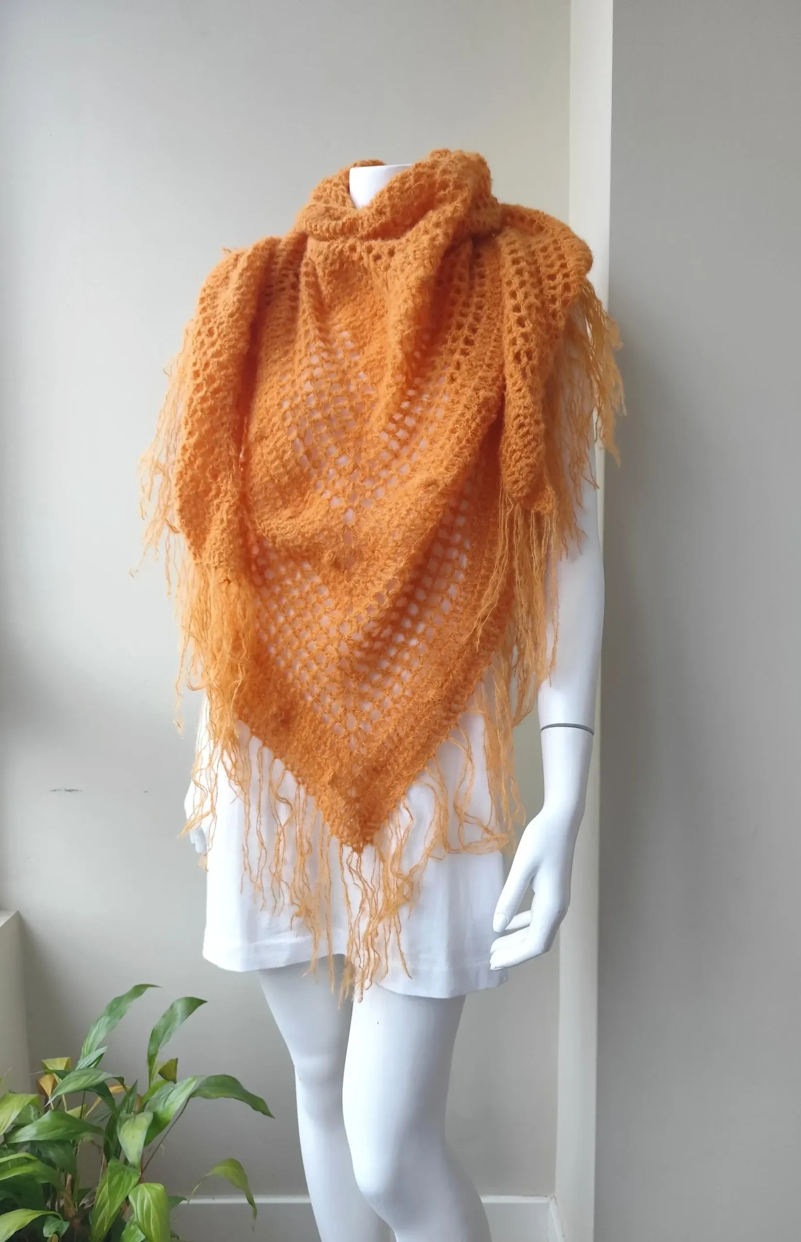 Chal de Crochet de Alpaca con Flecos. Mandarina - Imagen 9