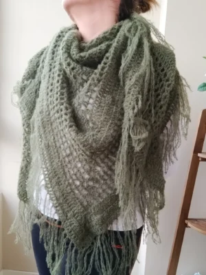 Chal de Crochet de Alpaca con Flecos. Verde