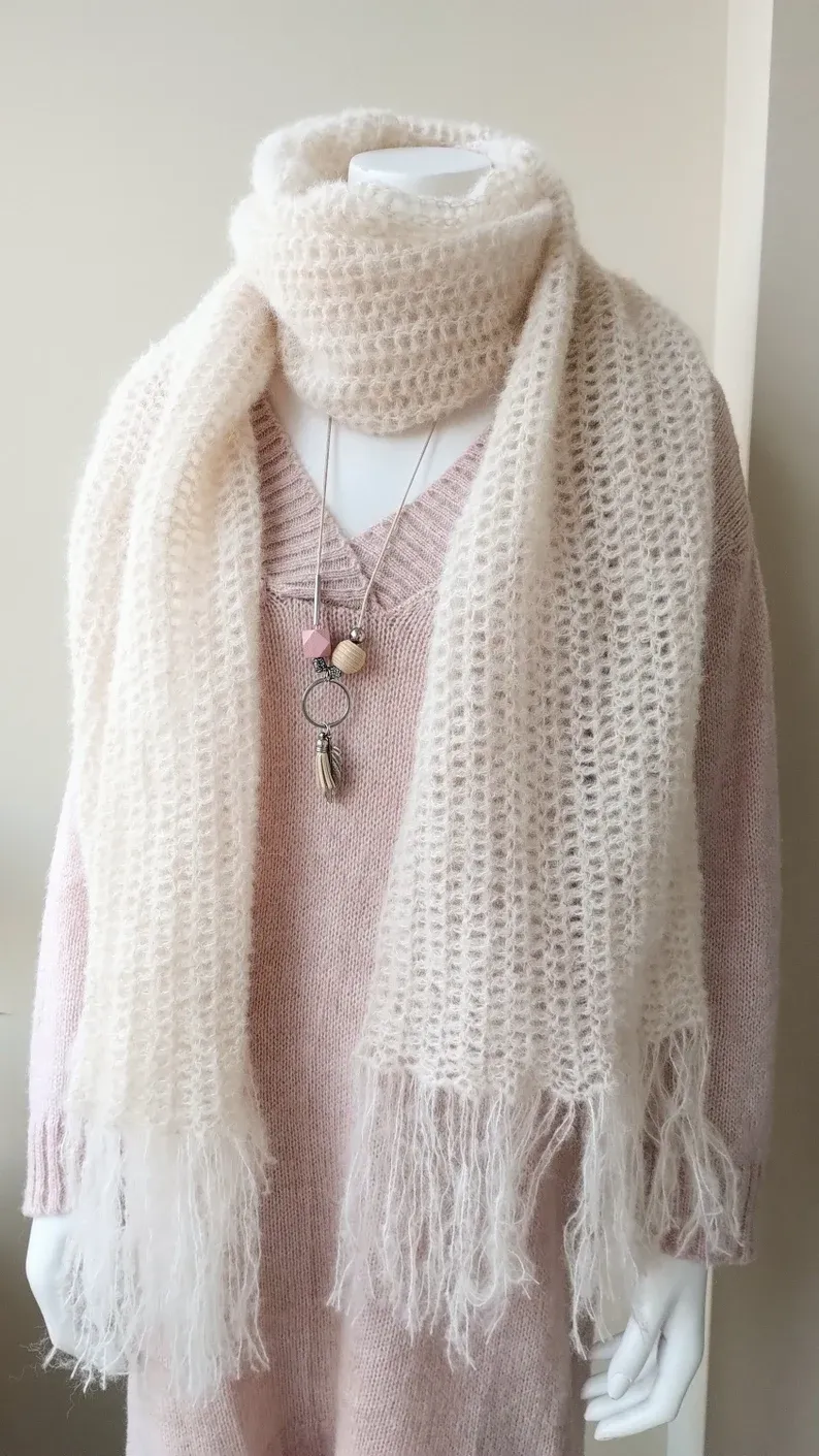 Bufanda de alpaca tejida a crochet - Imagen 3