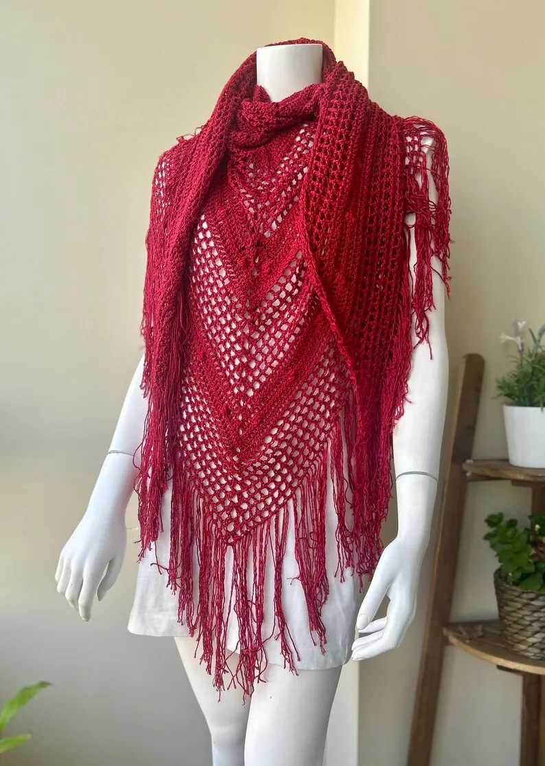 Chal rojo de bambu de crochet hecho a mano