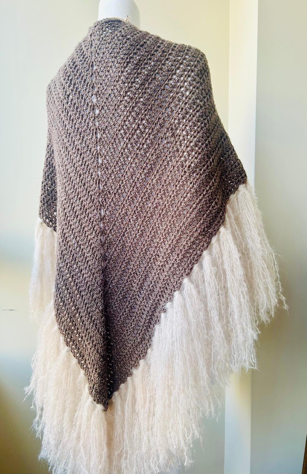 Chal de crochet con flecos pluma de alpaca - Imagen 6